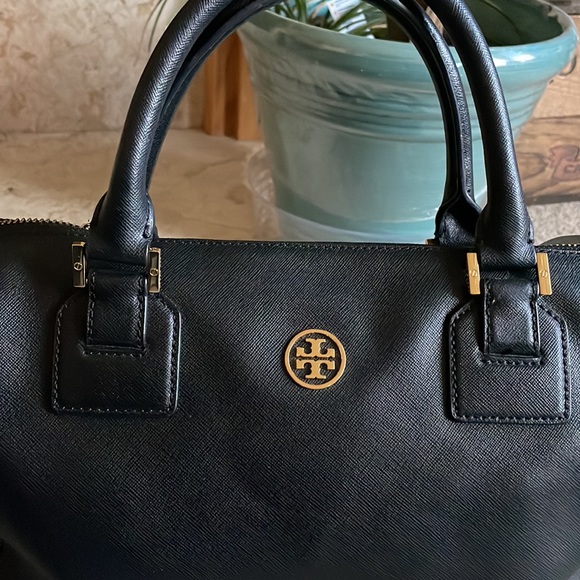 Tory Burch Large Black & Gold Robinson Satchel Purse-Great Condition - Picture 2 of 13